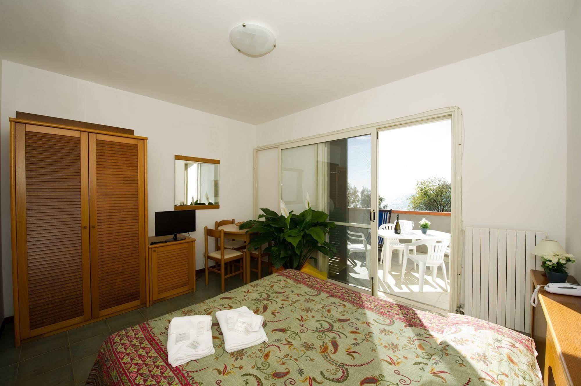 Il Lido Aparthotel Giannella Exterior photo